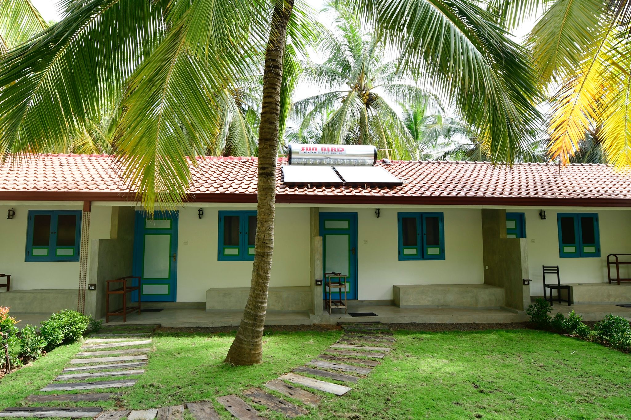 Single Chill Room with twin-bed option in Kalpitiya